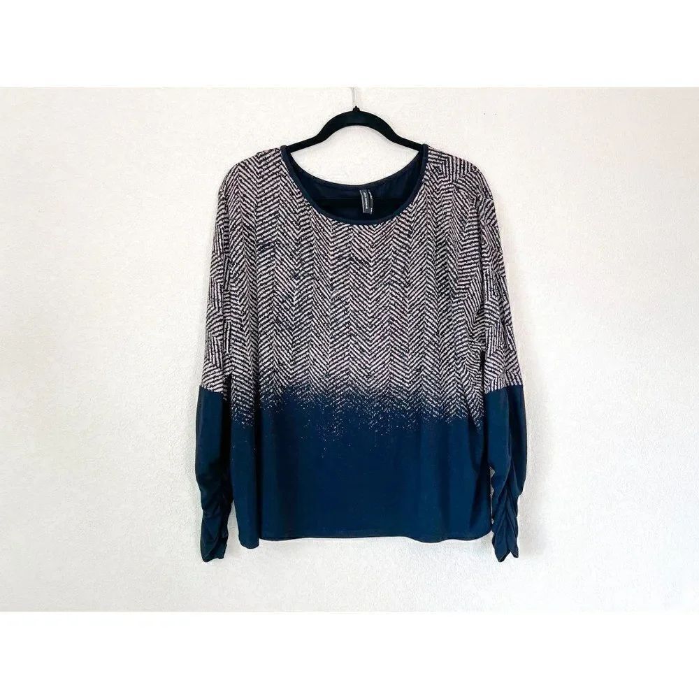 Stella Carakasi Long Sleeve Black Chevron Print Top, Size S/M
